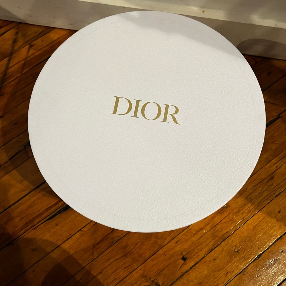 Christian Dior Toile De Jouy Embroidered Bucket Hat - Picture 4 of 5